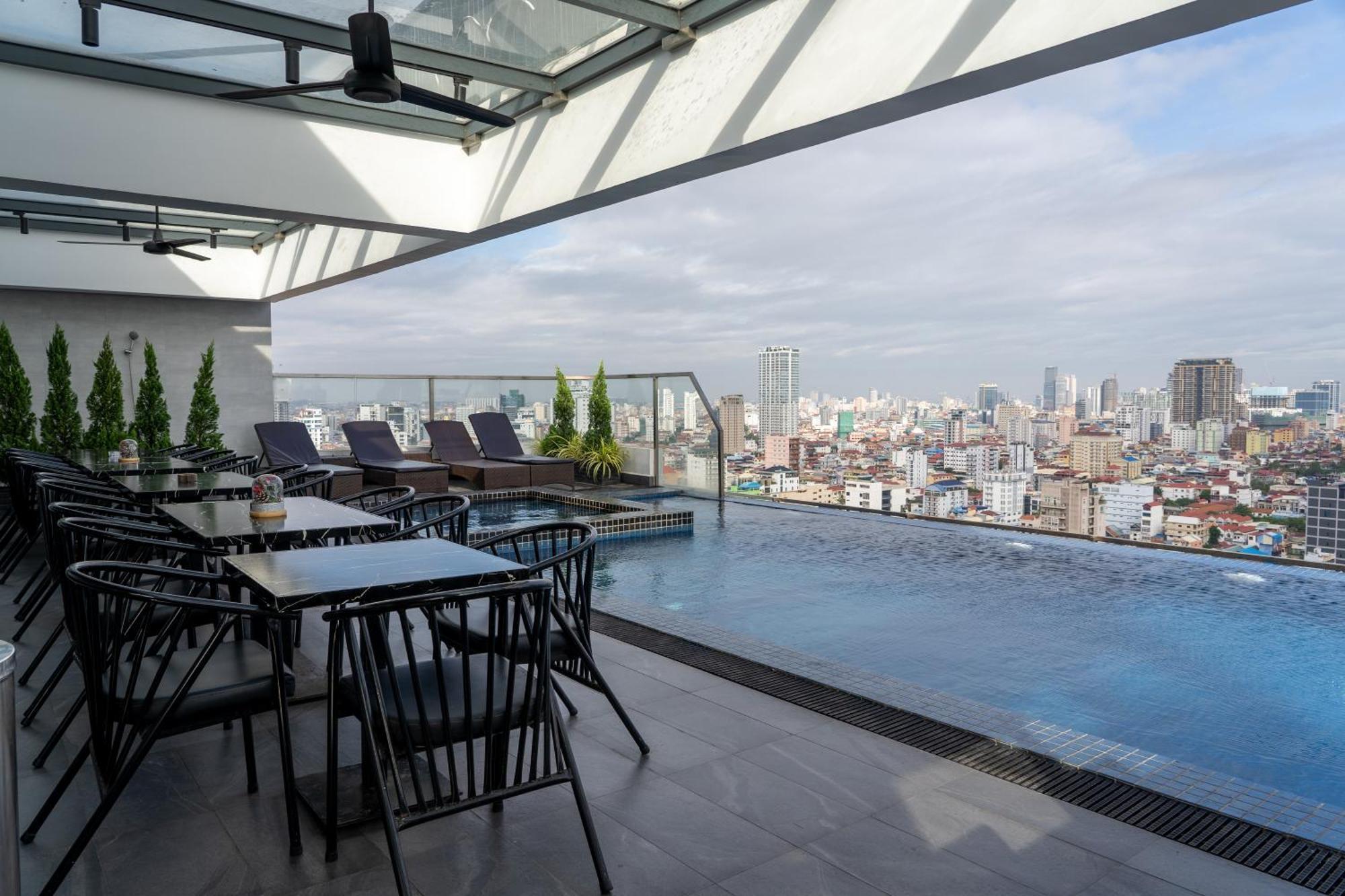 Parc21 Luxury Boutique Hotel Phnom Penh Exterior photo