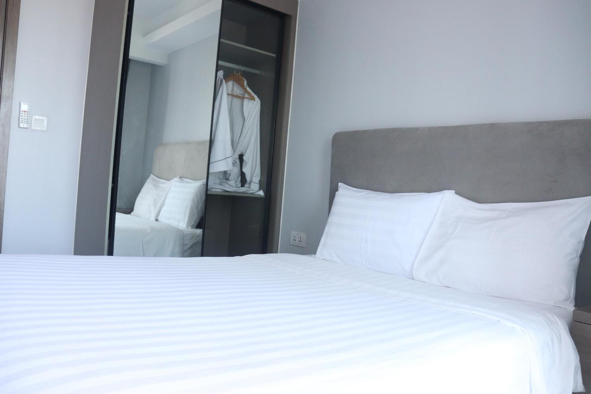 Parc21 Luxury Boutique Hotel Phnom Penh Exterior photo