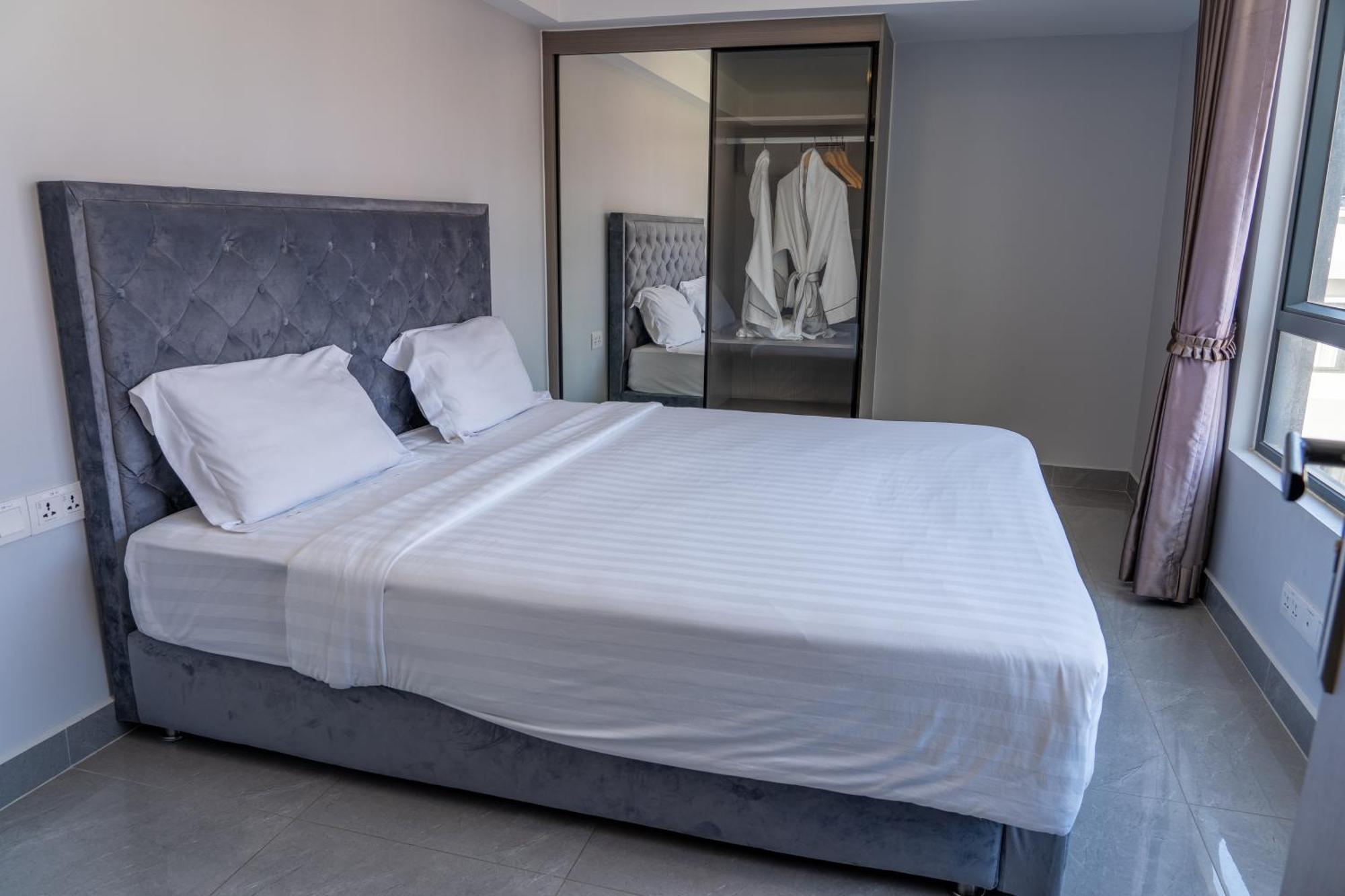 Parc21 Luxury Boutique Hotel Phnom Penh Exterior photo